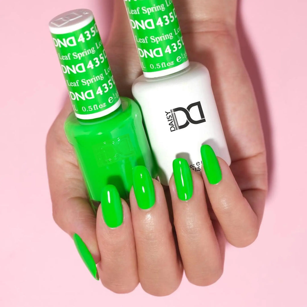 DND Gel #435 Spring Leaf – nail swatch 3