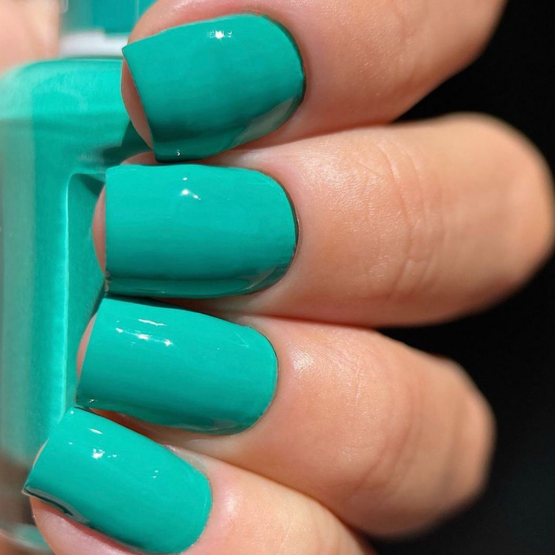 DND Gel #438 Island Oasis – nail swatch