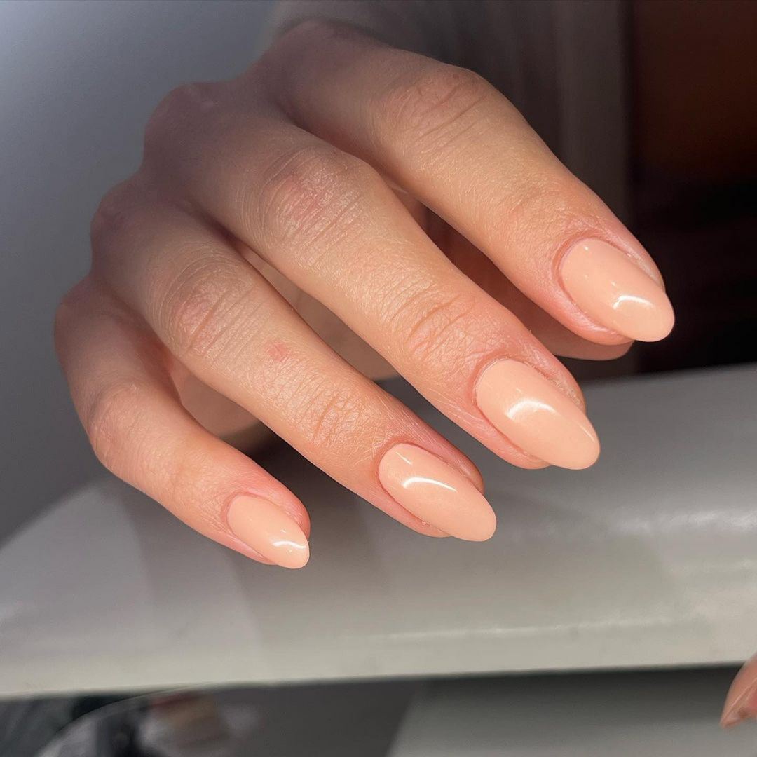 DND Gel #440 Papaya Whip – nail swatch