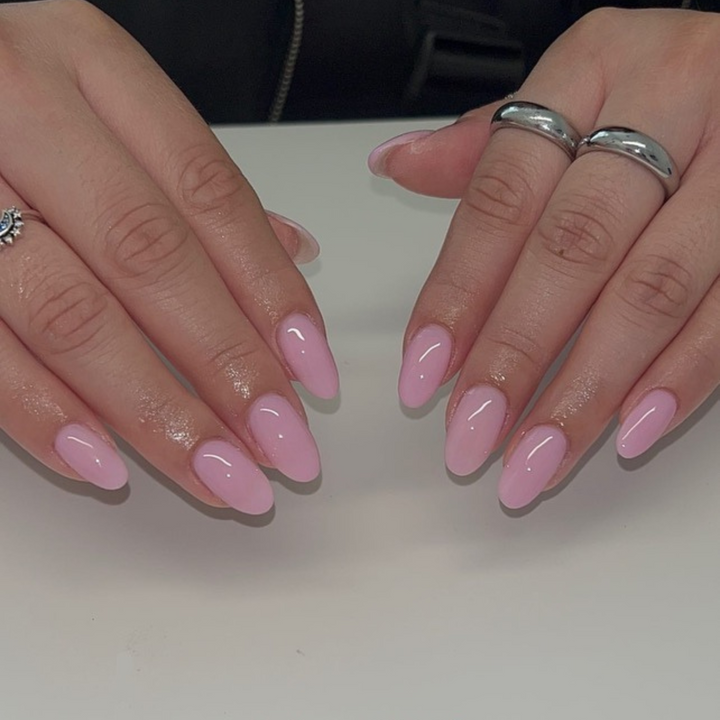 DND Gel #449 First Kiss – nail swatch 4