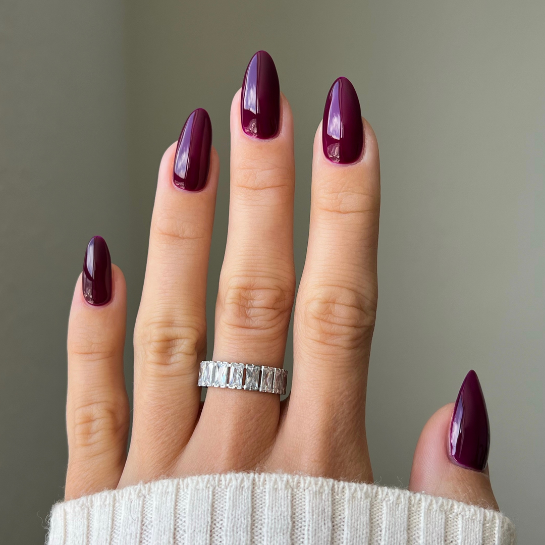 DND Gel #455 Plum Passion – nail swatch