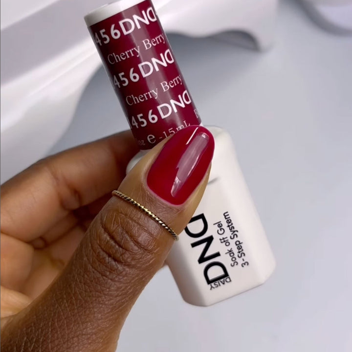DND Gel #456 Cherry Berry – nail swatch 10