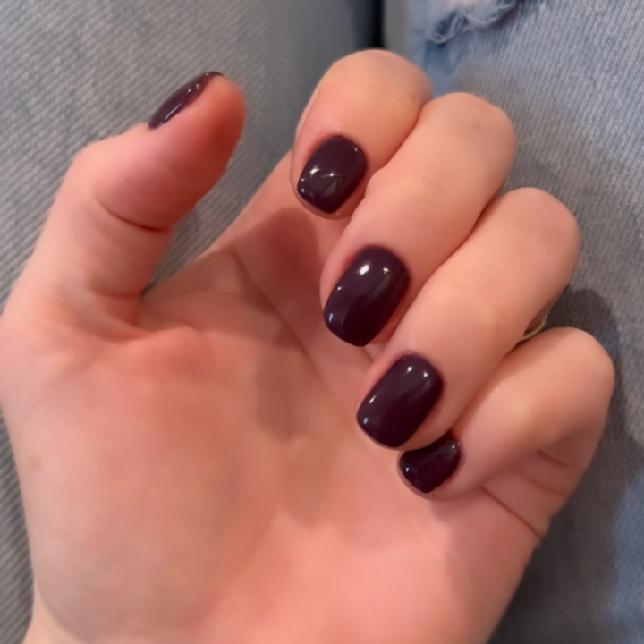DND Gel #459 Muted Berry – nail swatch 3