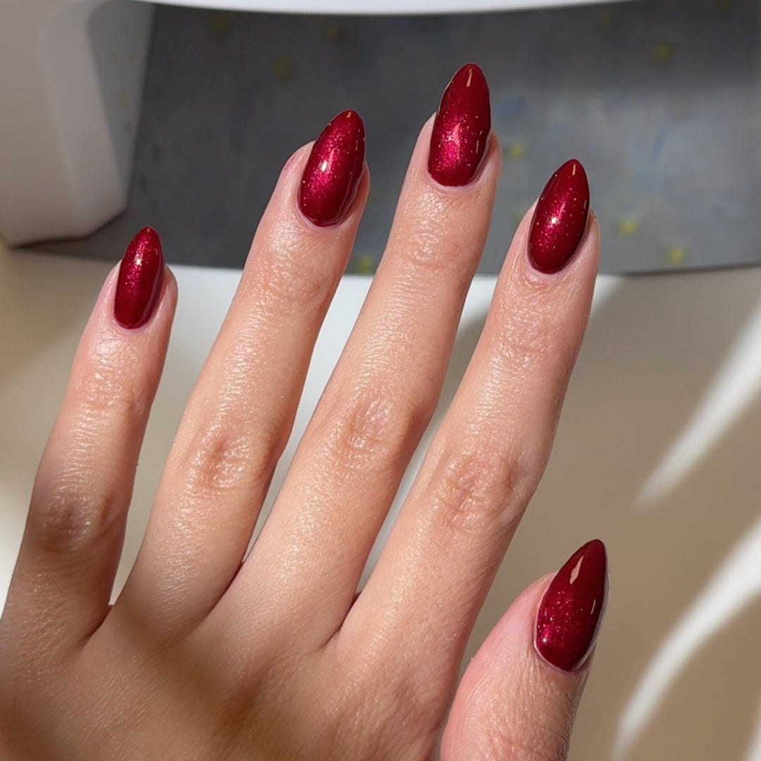 DND Gel #477 Red Stone – nail swatch