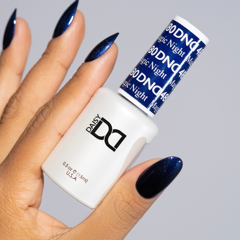 DND Gel #480 Magic Night – nail swatch