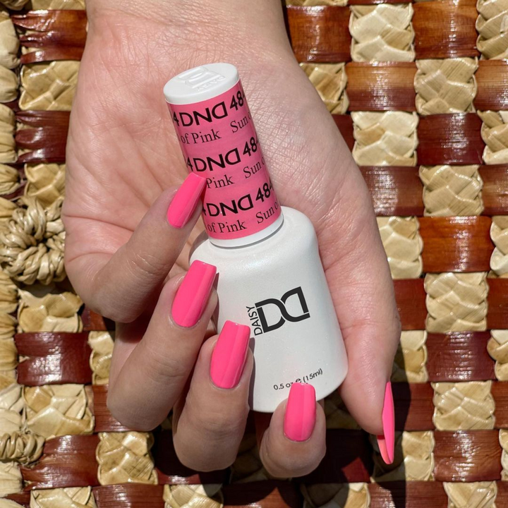 DND Gel #484 Sun of Pink – nail swatch