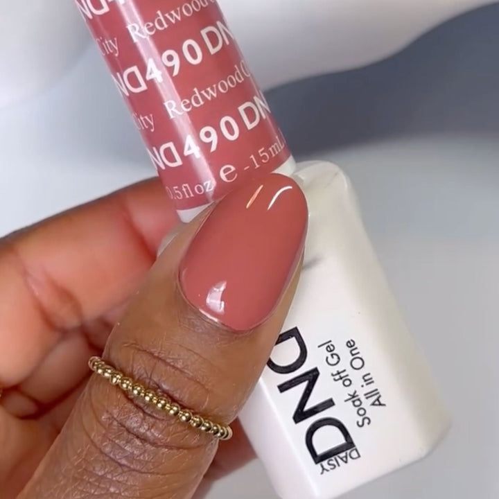 DND Gel #490 Redwood City – nail swatch