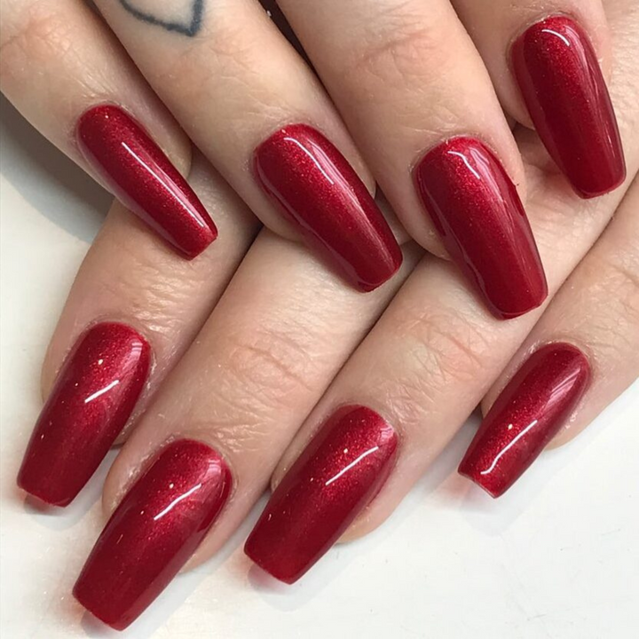 DND Gel #522 Pomegranate – nail swatch 2