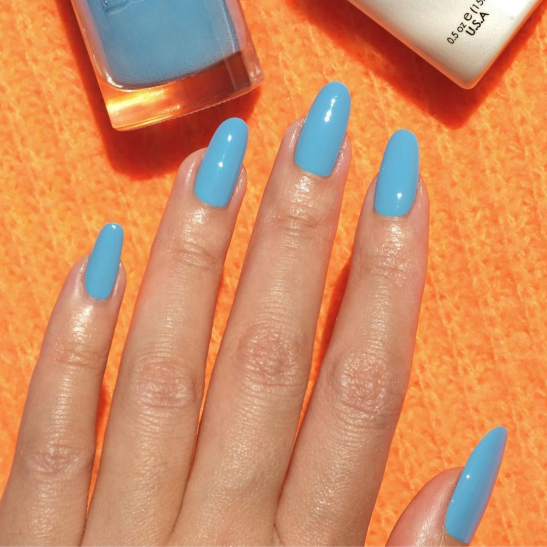 DND Gel #530 Blue Lake – nail swatch