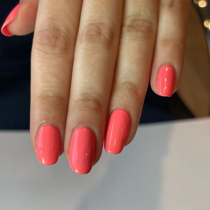 DND Gel #556 Coral Reef – nail swatch
