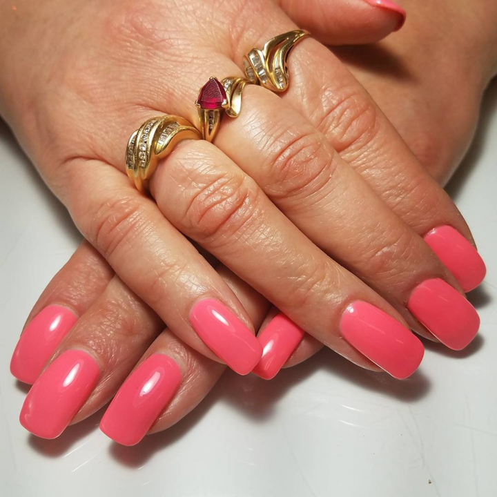 DND Gel #556 Coral Reef – nail swatch 2