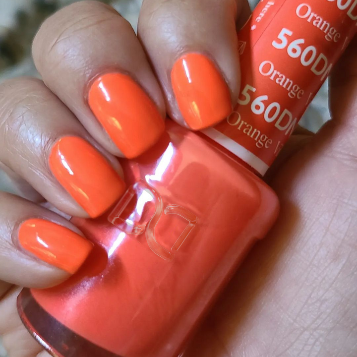 DND Gel #560 Orange Ville – nail swatch