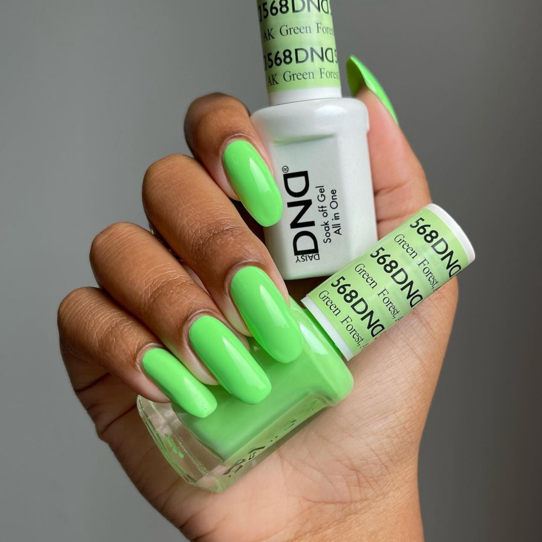 DND Gel #568 Green Forest – nail swatch