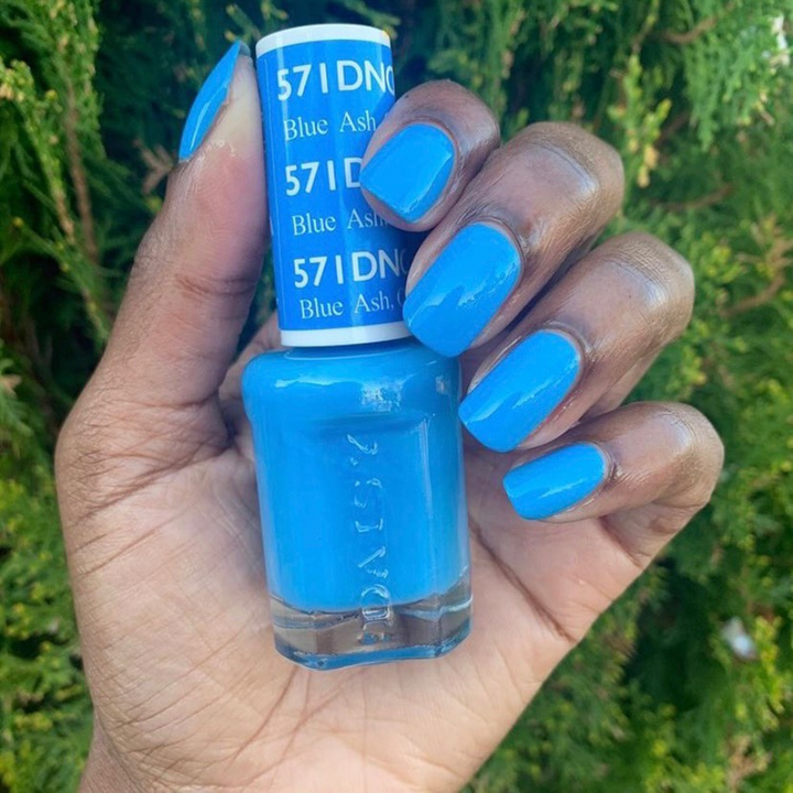DND Gel #571 Blue Ash – nail swatch