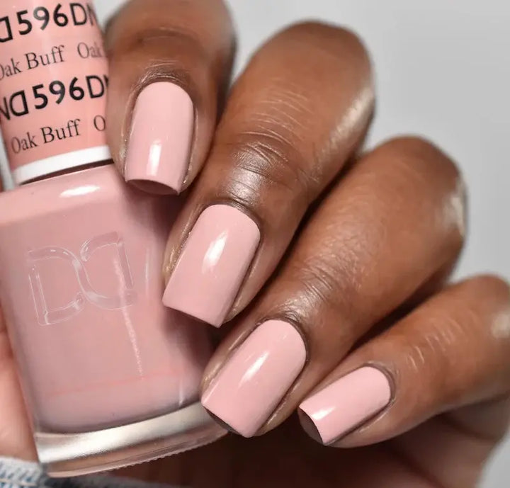 DND Gel #596 Oak Buff – nail swatch