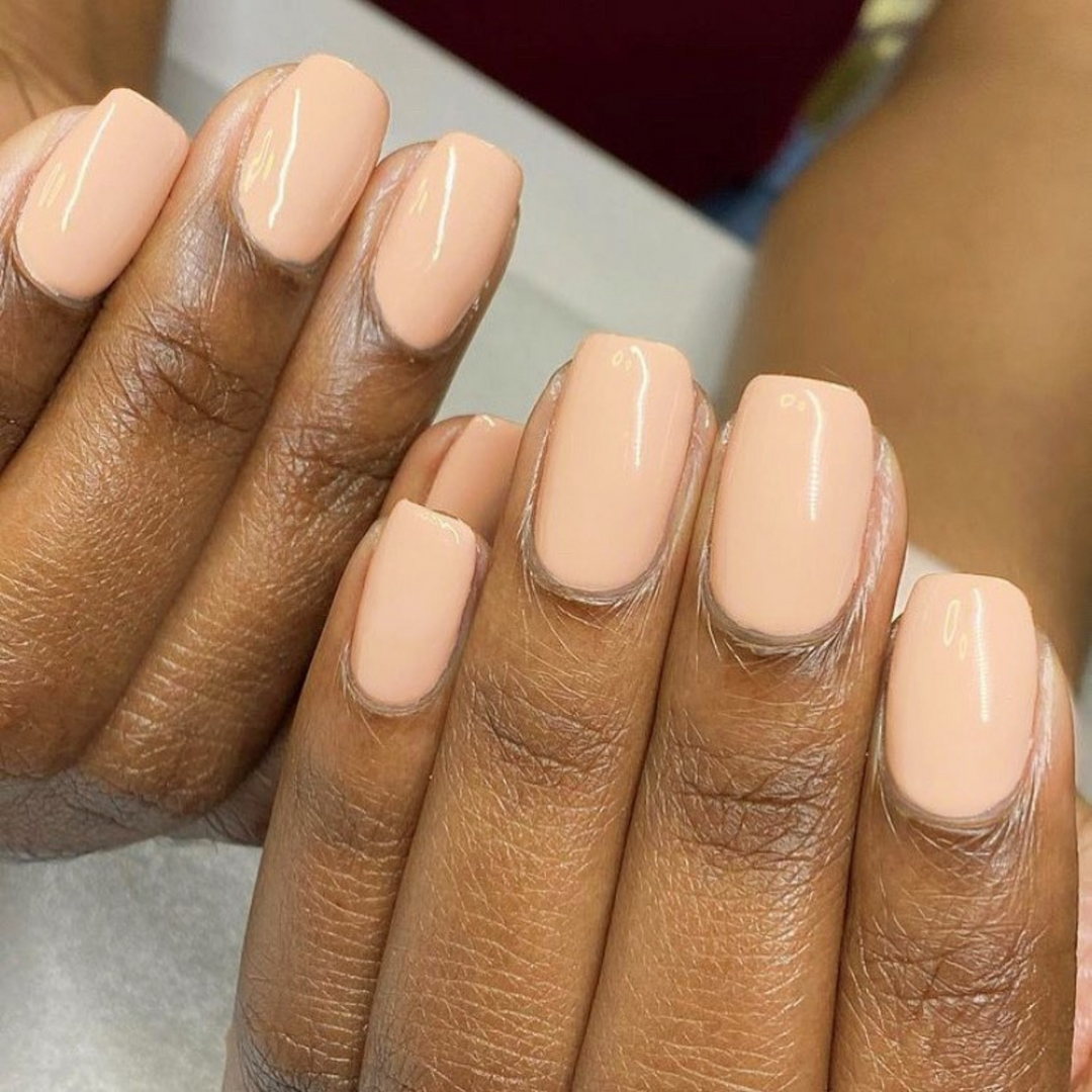 DND Gel #621 French Vanilla – nail swatch