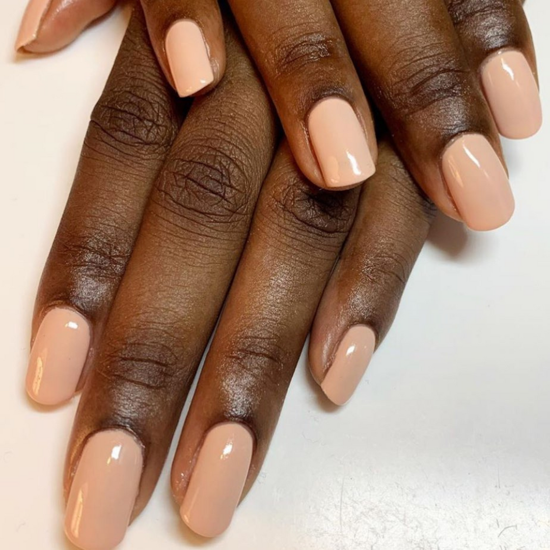 DND Gel #621 French Vanilla – nail swatch 2