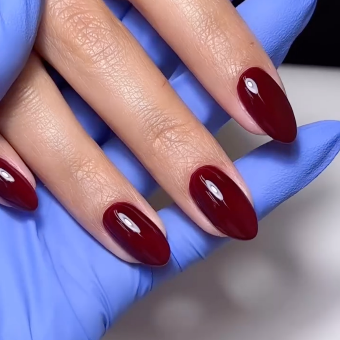 DND Gel #633 Garnet Red – nail swatch 3
