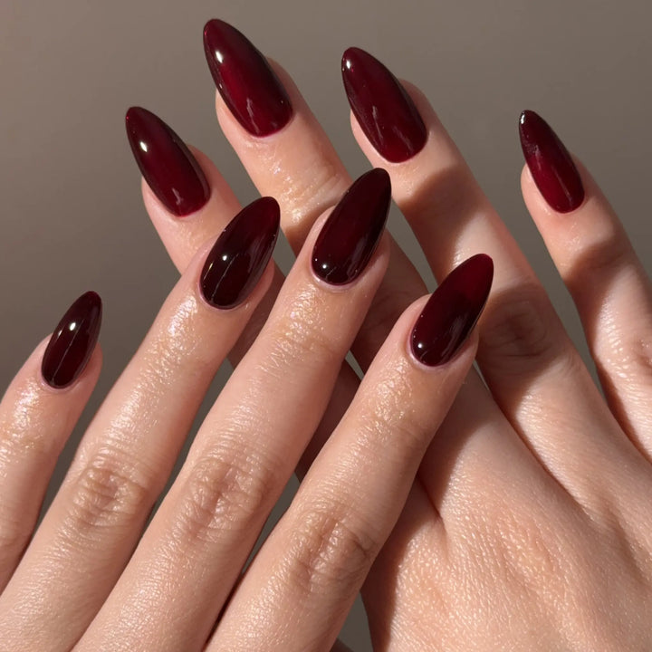 DND Gel #633 Garnet Red – nail swatch 2