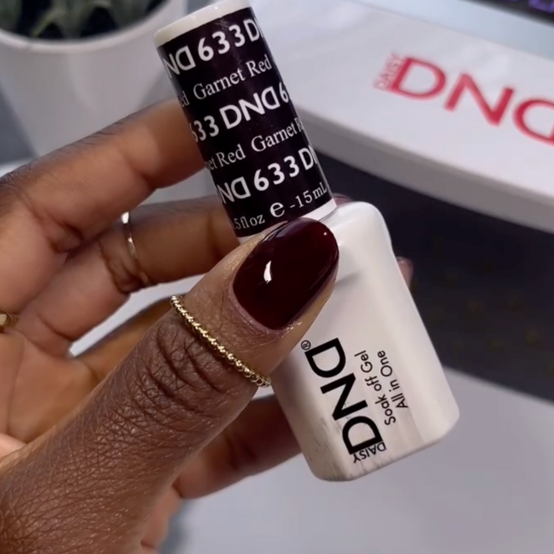 DND Gel #633 Garnet Red – nail swatch 7