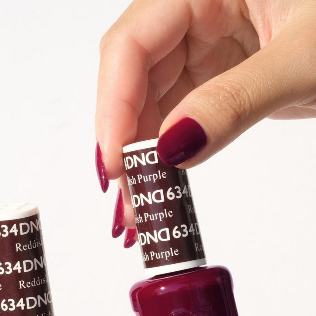 DND Gel #634 Reddish Purple – nail swatch