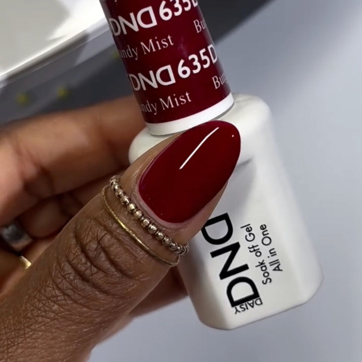 DND Gel #635 Burgandy Mist – nail swatch
