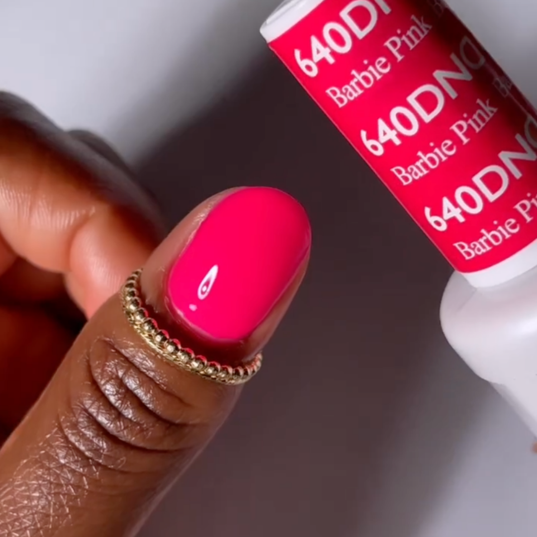 DND Gel #640 Barbie Pink – nail swatch 2
