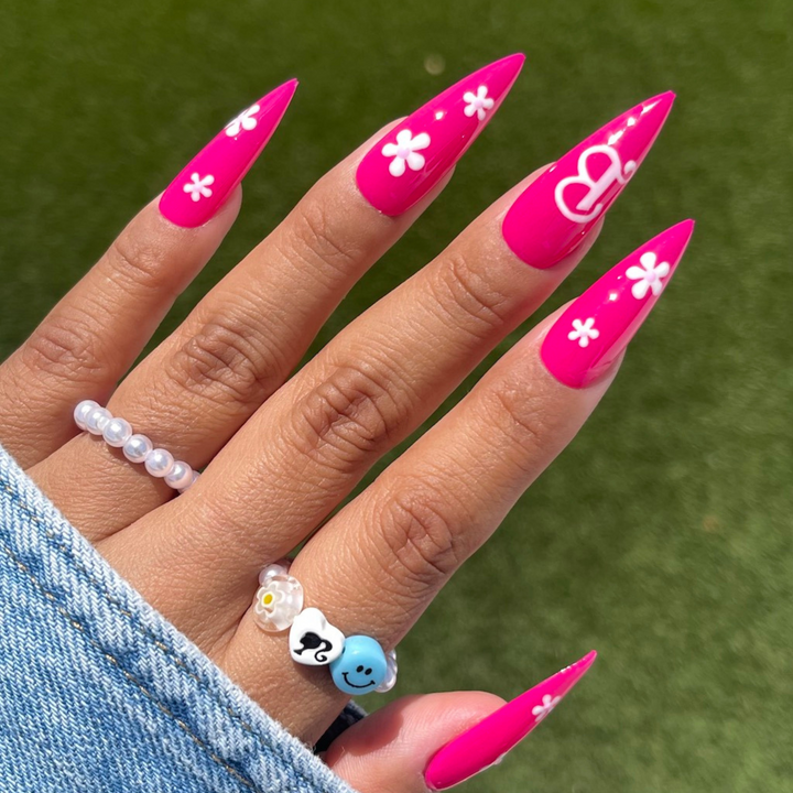 DND Gel #640 Barbie Pink – nail swatch 4