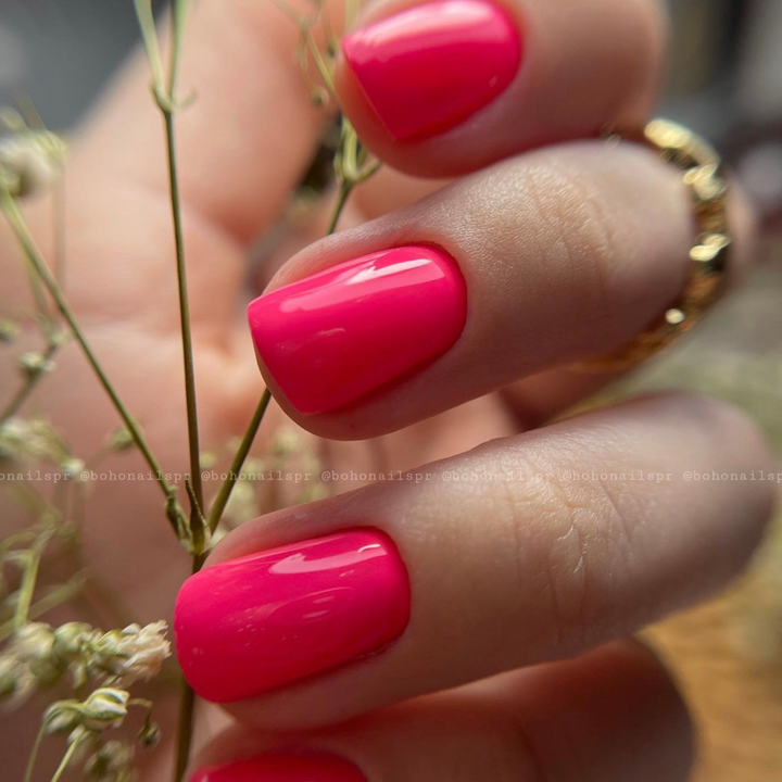 DND Gel #643 Fuchsia Touch – nail swatch
