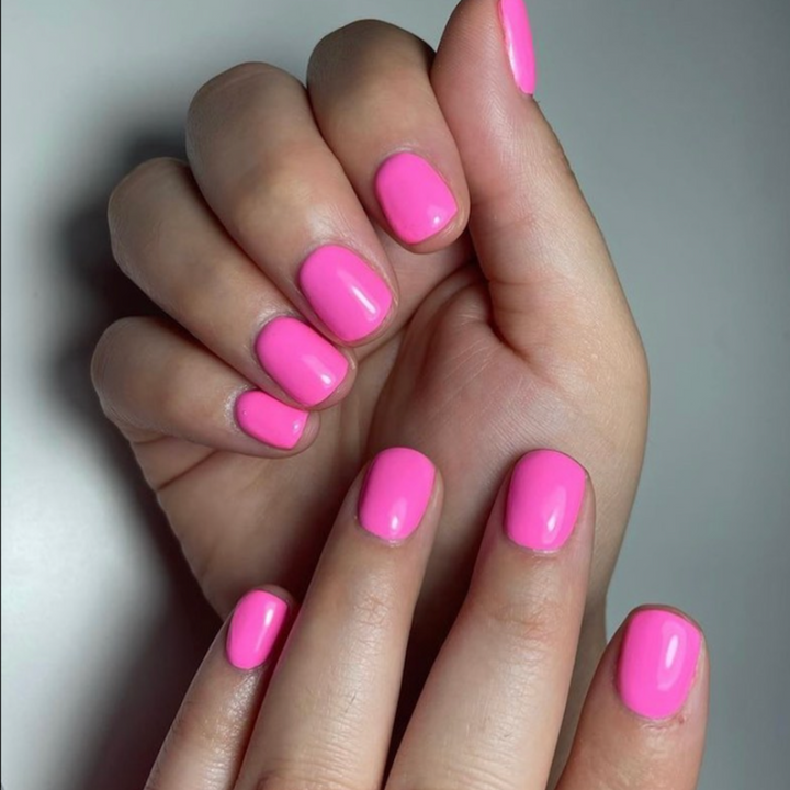 DND Gel #644 Pinkie Promise – nail swatch 3