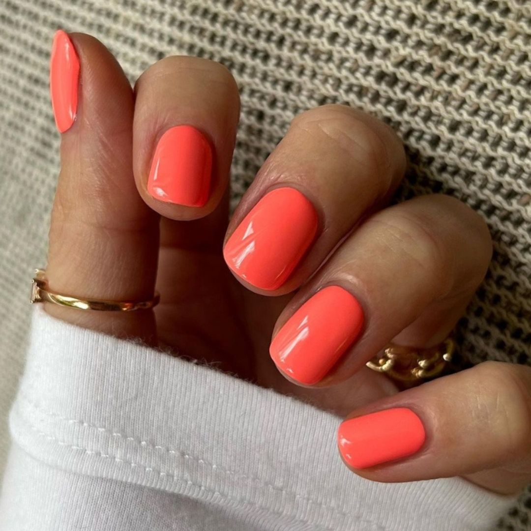 DND Gel #653 Spring Fling – nail swatch 3