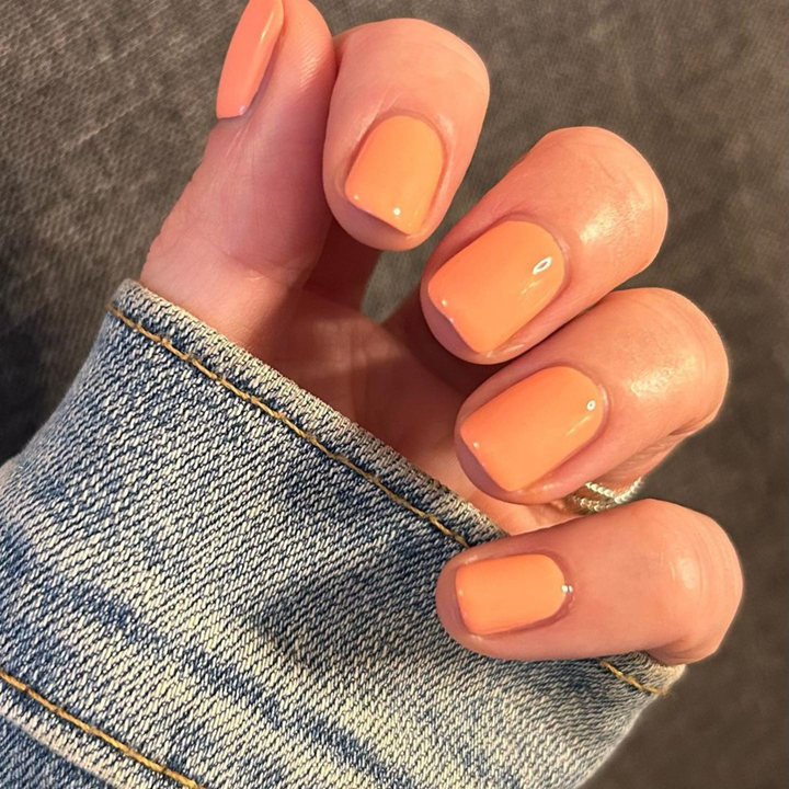 DND Gel #655 Pure Cataloupe – nail swatch 3