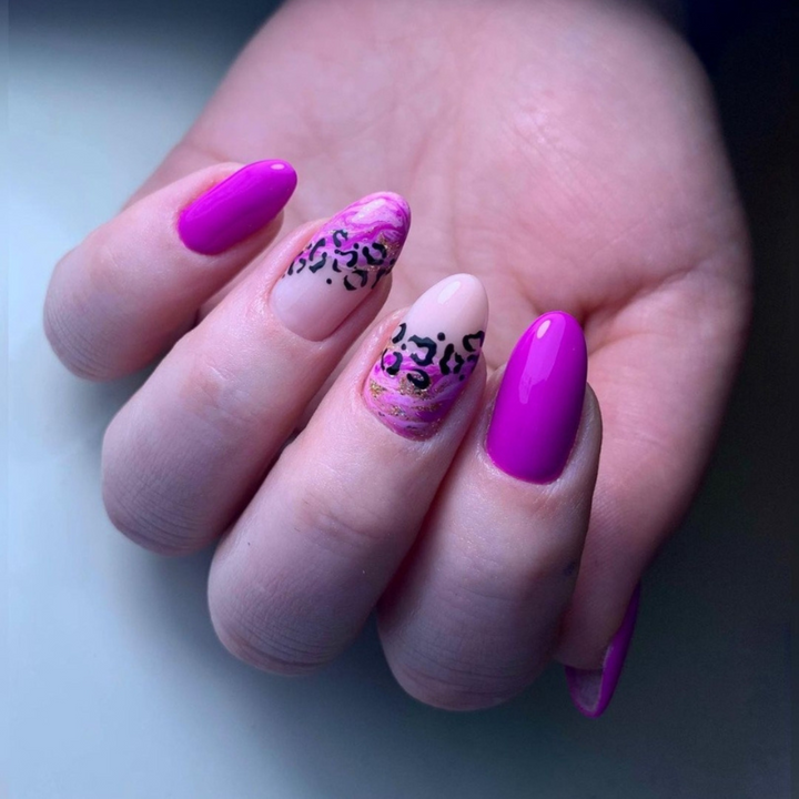 DND Gel #660 Indigo Glow – nail swatch