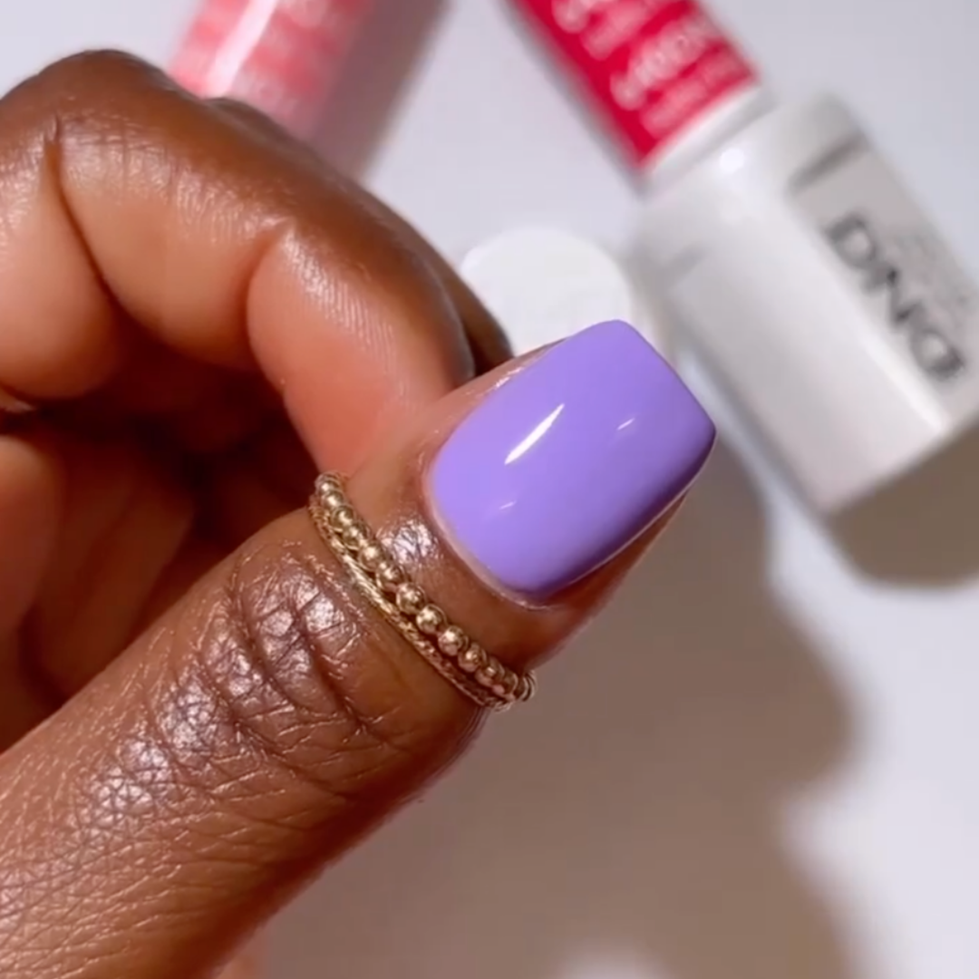 DND Gel #662 Kazoo Purple – nail swatch