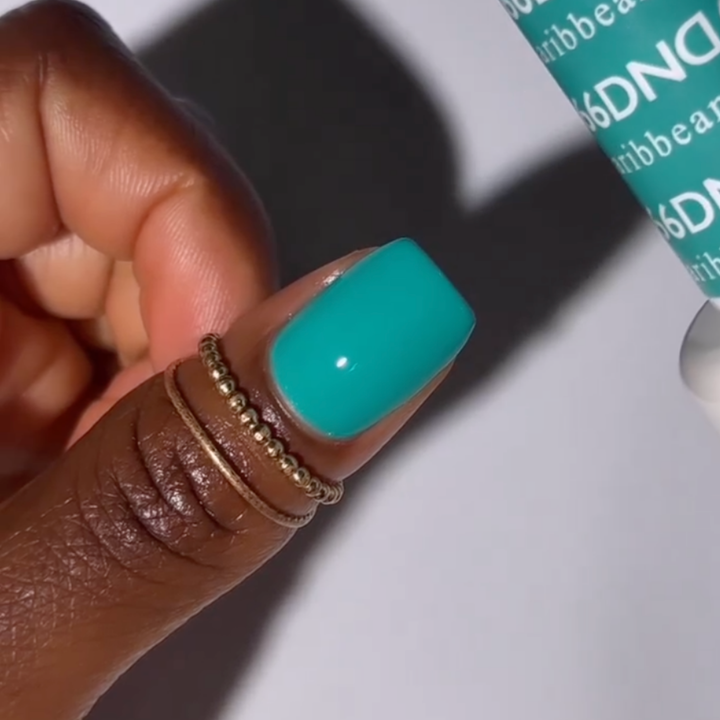DND Gel #666 Caribbean Sea – nail swatch