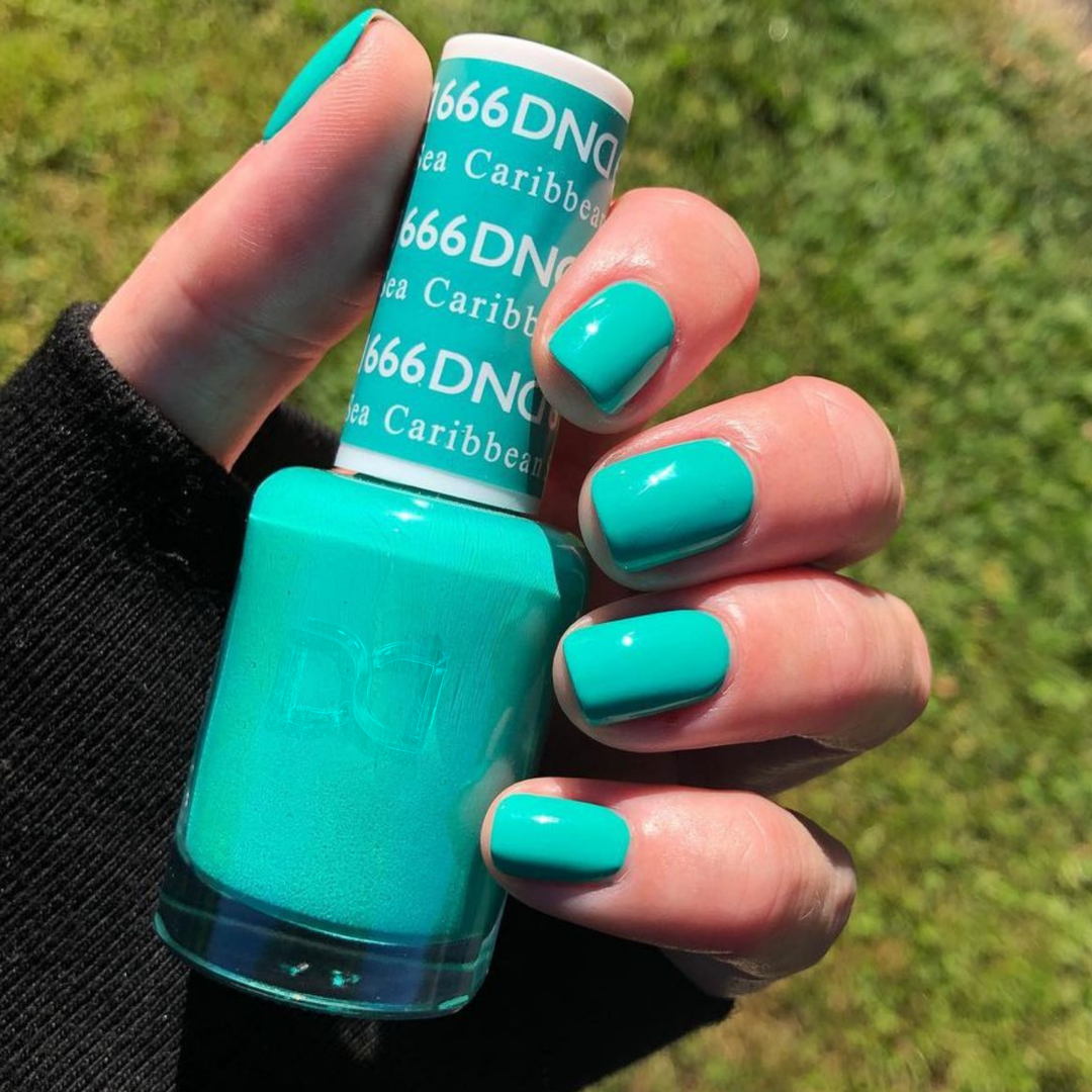 DND Gel #666 Caribbean Sea – nail swatch 2