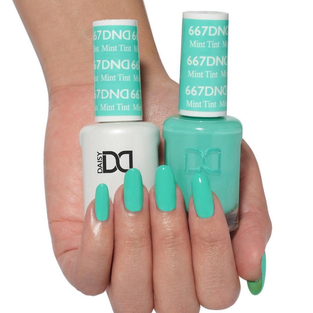 DND Gel #667 Mint Tint – nail swatch