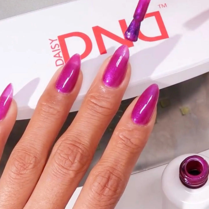 DND Gel #703 Purple Glass – nail swatch 4