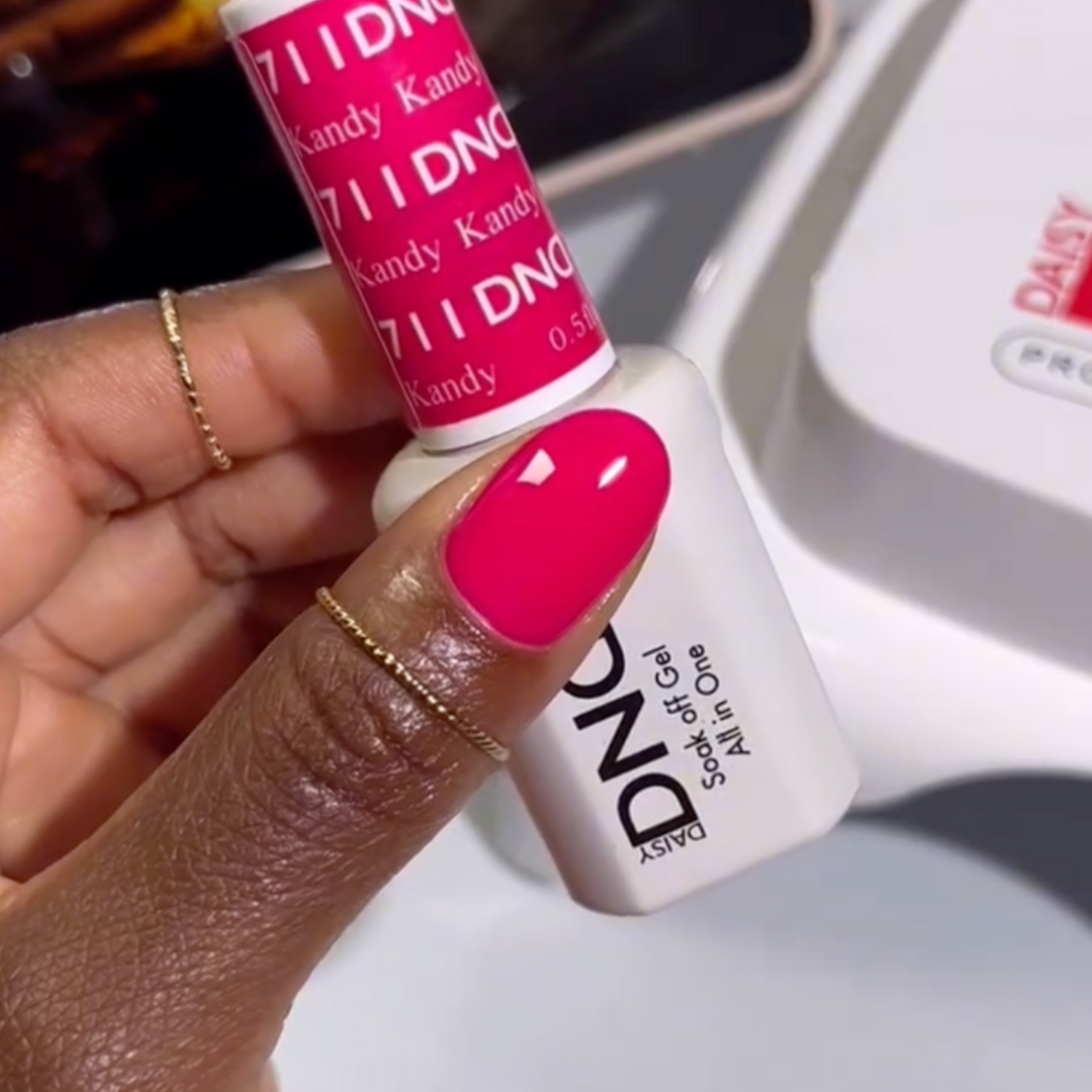 DND Gel #711 Kandy – nail swatch