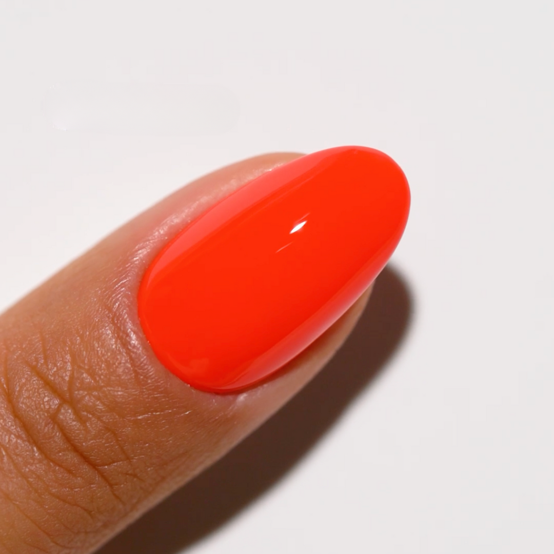 DND Gel #715 Island Punch – nail swatch