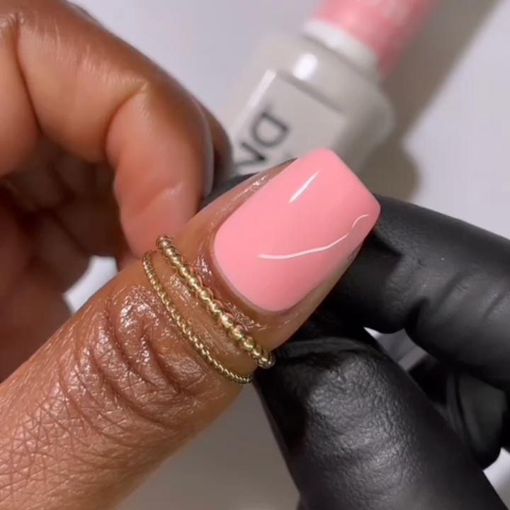 DND Gel #725 Sugar Crush – nail swatch 3