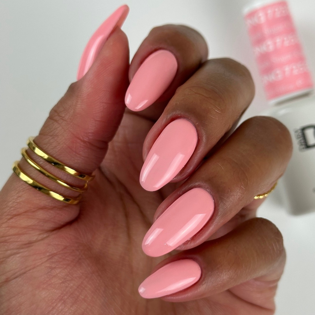 DND Gel #725 Sugar Crush – nail swatch 2