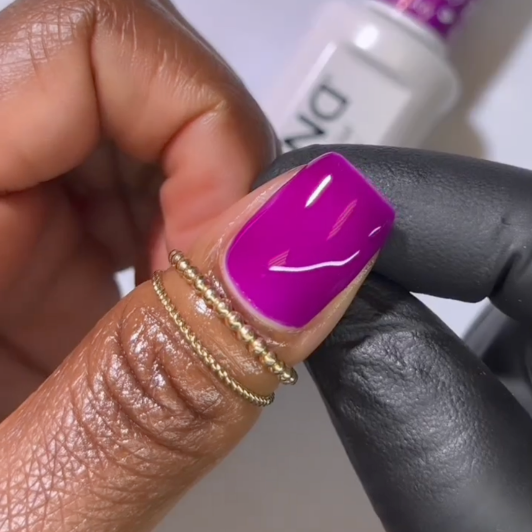 DND Gel #732 Joy – nail swatch 2