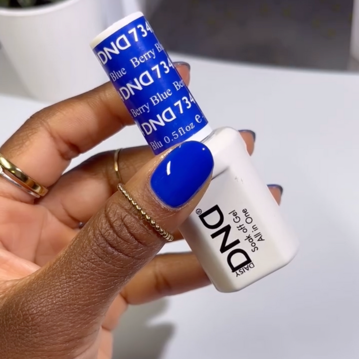 DND Gel #734 Berry Blue – nail swatch 2