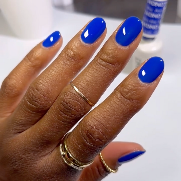 DND Gel #734 Berry Blue – nail swatch