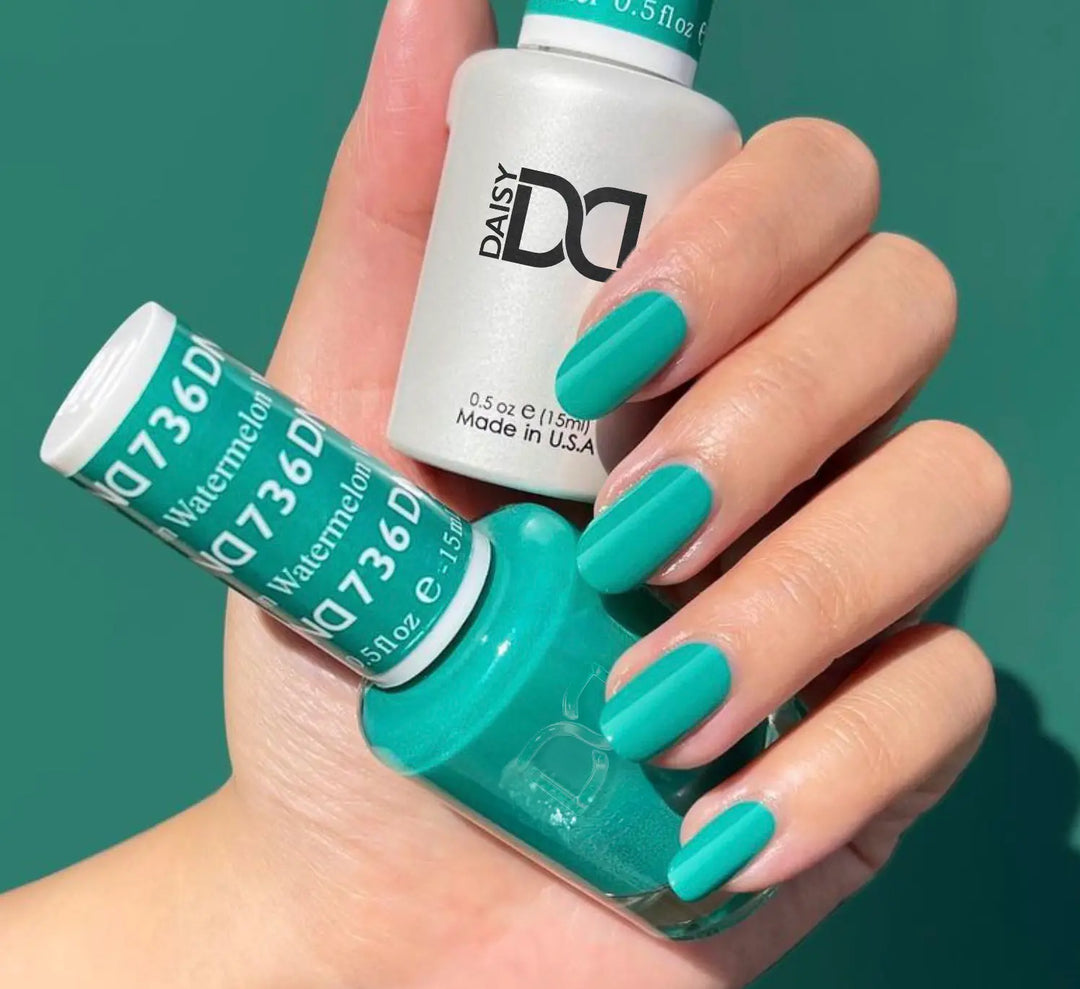 DND Gel #736 Watermelon – nail swatch