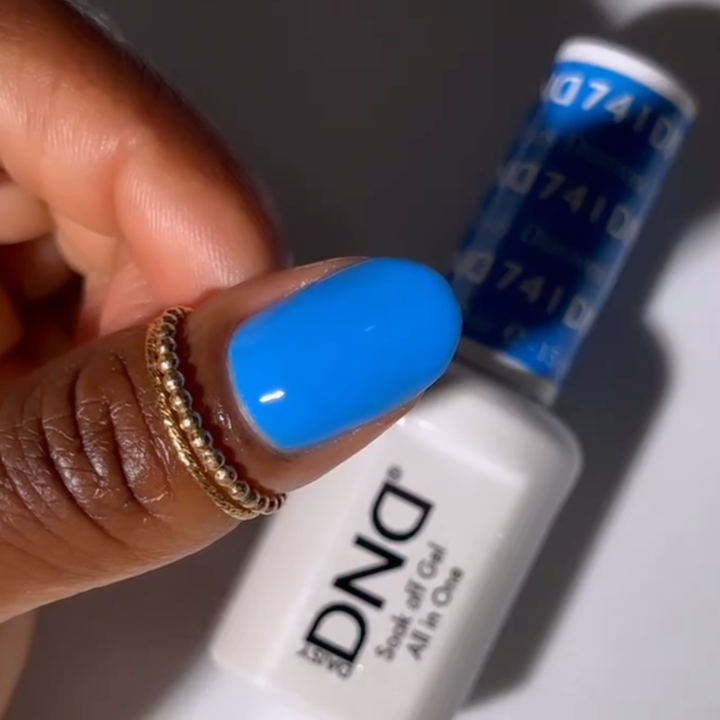 DND Gel #741 Diamond Eyes – nail swatch
