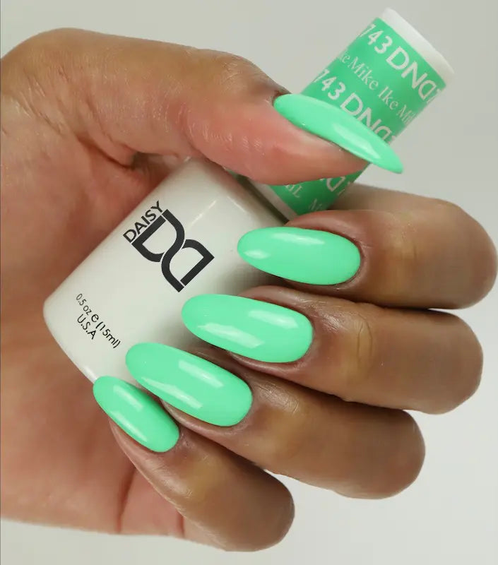 DND Gel #743 Mike Ike – nail swatch 2