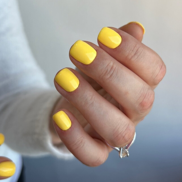 DND Gel #745 Honey – nail swatch 3