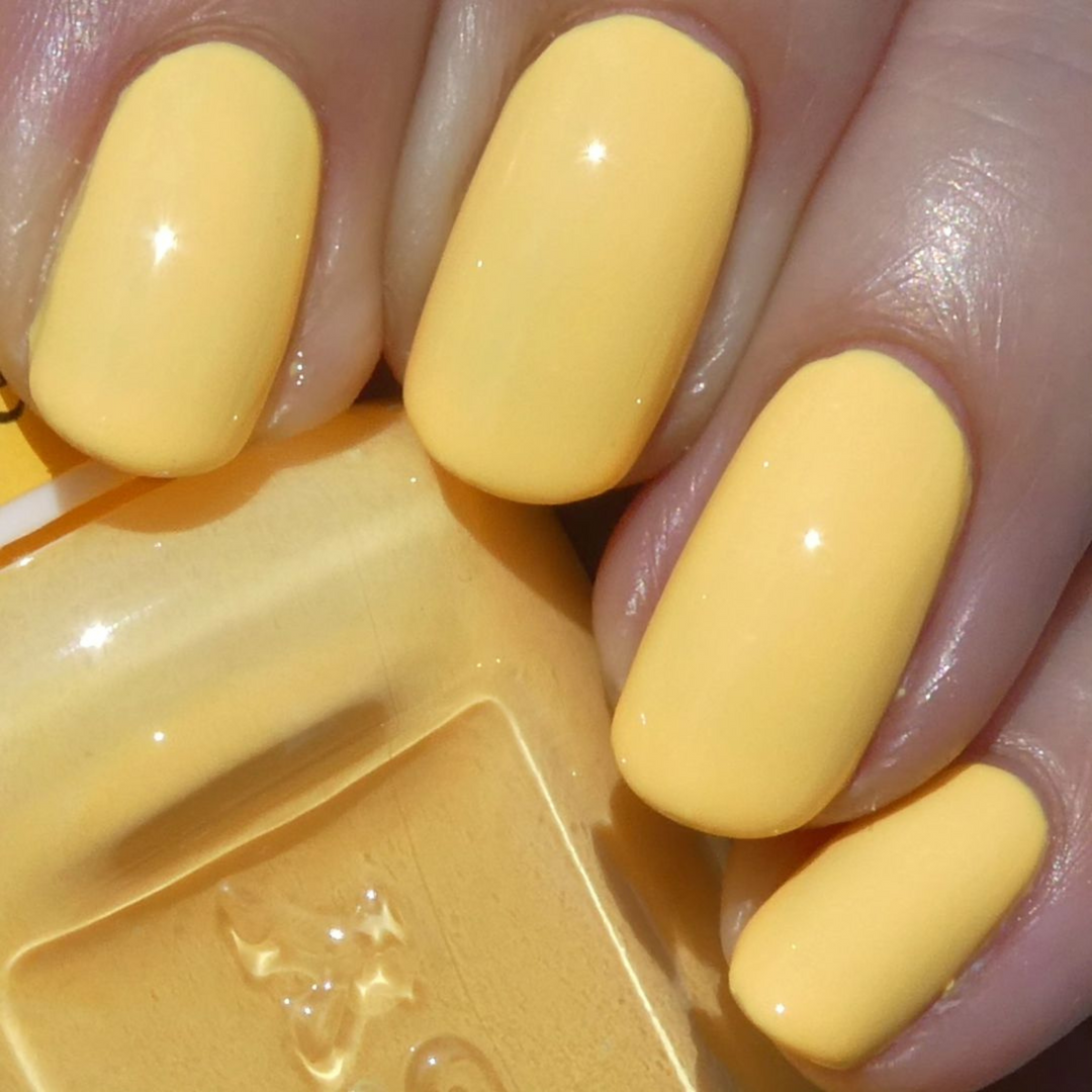 DND Gel #745 Honey – nail swatch 5